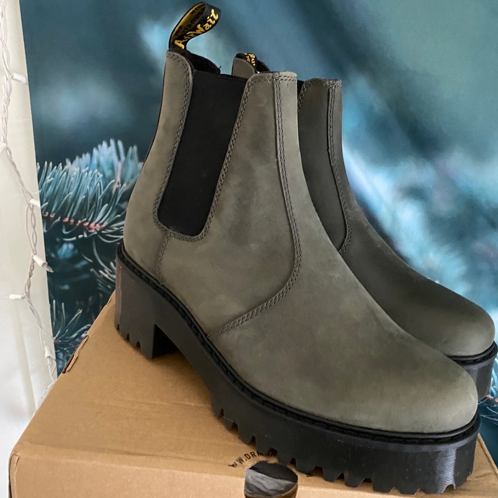 Dr. Martens Chunky Chelsea Bootie